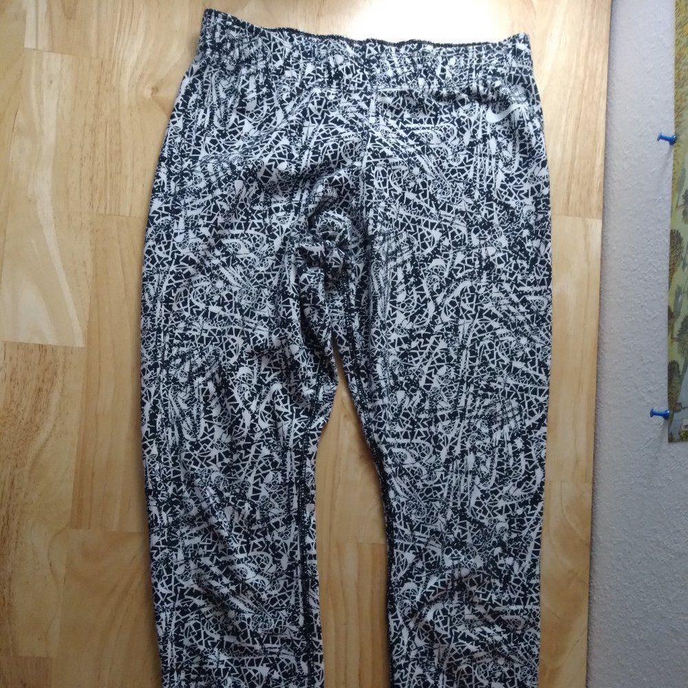 Nike Abstract Swoosh Pattern Leggings Pants - Picture 2 of 9